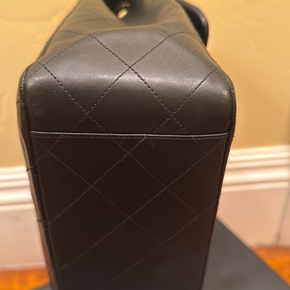 VINTAGE CHANEL QUILTED LAMBSKIN JUMBO 24K plated hardware - Picture 5 of 9